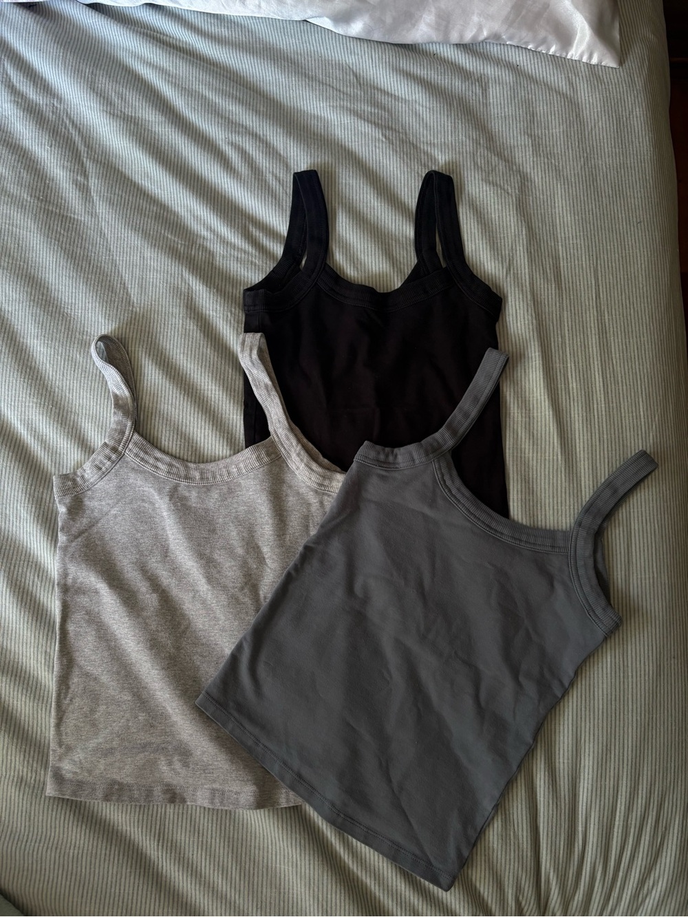 Aritzia’s TNA Hold-it tank bundle